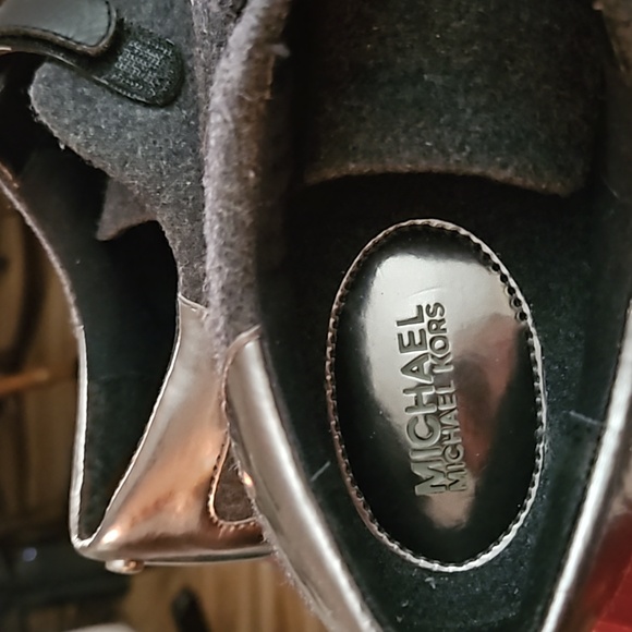 Michael Kors Craig Triple Strap Logo Sneakers Size 7M - Picture 4 of 5